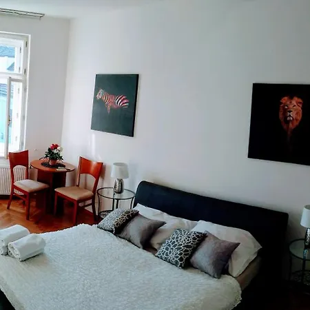 Pretty, Comfortable Apartment Prague