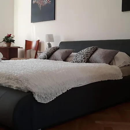 Pretty, Comfortable Apartment *