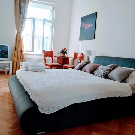 Pretty, Comfortable * Praga